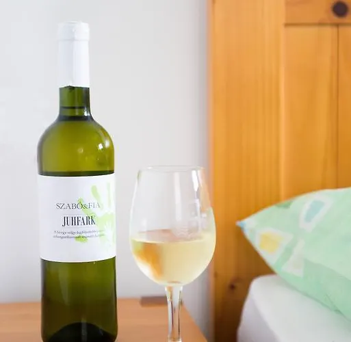 Bed & Breakfast Juhfark Fogado Es Borhaz 3*